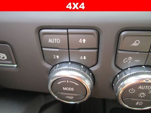 Used 2026 GMC Sierra 2500 AT4 w/ AT4 Premium Plus Package AWD/4WD image 36