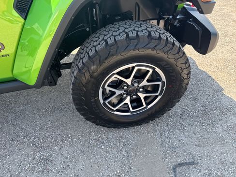 New 2025 Jeep Wrangler Unlimited Rubicon image 27