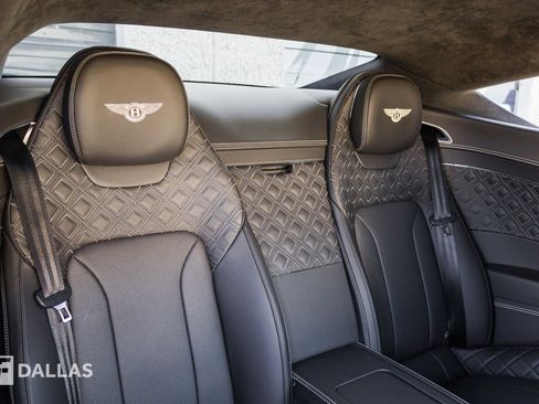 Used 2022 Bentley Continental GT image 39