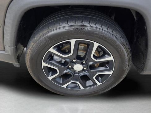 Certified 2022 Jeep Compass Latitude w/ Convenience Group AWD/4WD image 9
