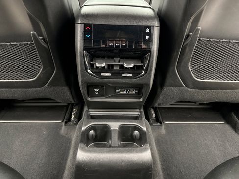 Used 2023 Jeep Grand Cherokee L Laredo image 19