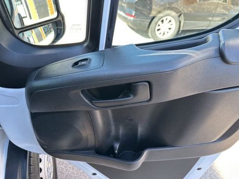 Used 2025 RAM ProMaster 2500 w/ Convenience Group FWD image 16