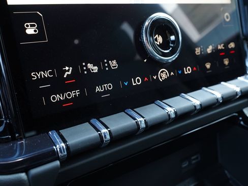 New 2026 GMC Yukon XL AT4 w/ AT4 Premium Package AWD/4WD image 15