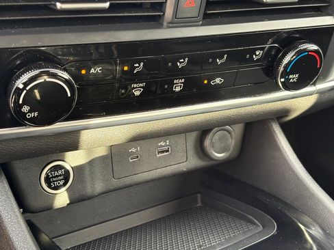 Certified 2021 Nissan Rogue S image 21