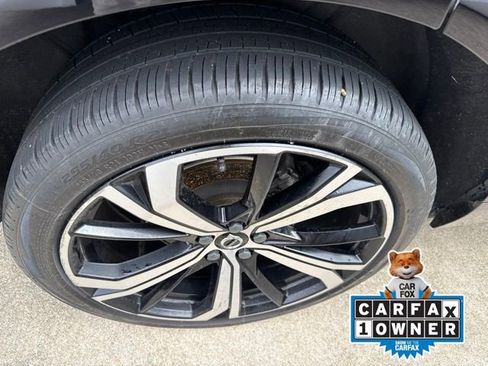 Used 2025 Volvo XC60 B5 Ultra w/ Protection Package Premier AWD/4WD image 10