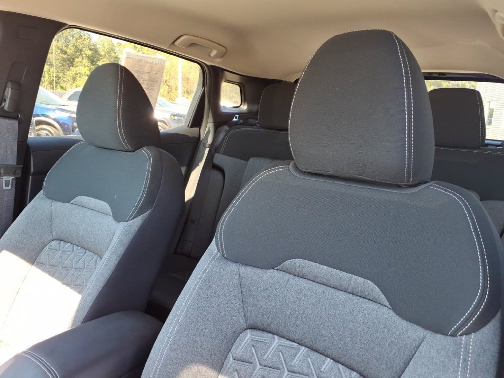 Used 2025 Nissan Kicks SV w/ Illumination Package AWD/4WD image 17