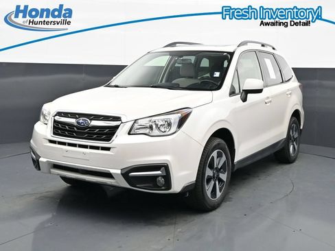 Used 2018 Subaru Forester 2.5i Premium w/ All-Weather Package AWD/4WD image 4