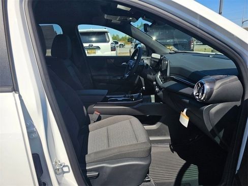 New 2026 Chevrolet Equinox LT w/ Safety and Technology Package image 2