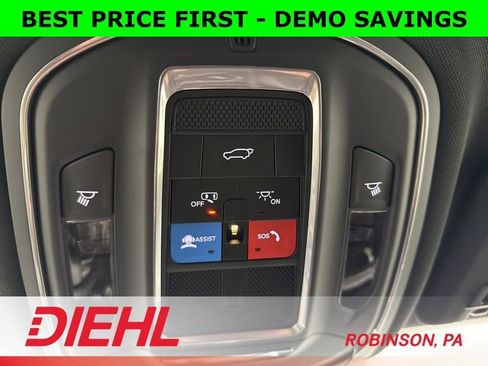 New 2025 Jeep Grand Cherokee L Limited w/ Black Appearance Package AWD/4WD image 37