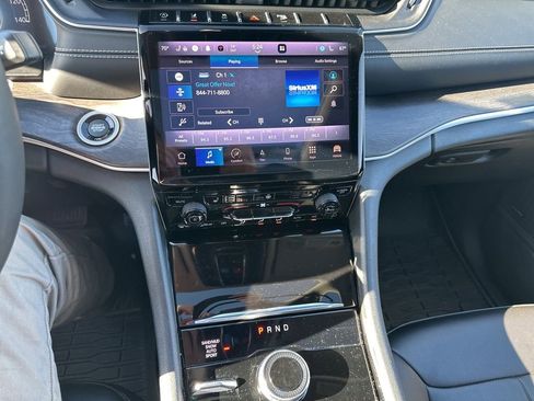 Used 2023 Jeep Grand Cherokee L Limited w/ Trailer Tow Group (B) image 6