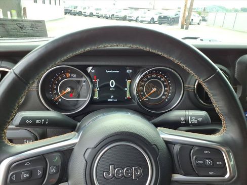 Used 2023 Jeep Gladiator Overland AWD/4WD image 17