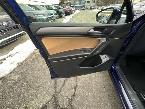 Used 2022 Volkswagen Tiguan SE image 8