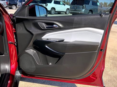 Certified 2024 Chevrolet Trax LT image 22