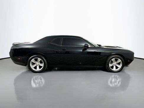 Used 2019 Dodge Challenger SXT RWD image 9