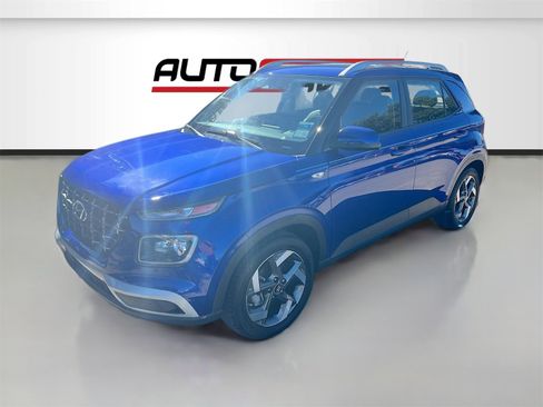 Used 2024 Hyundai Venue Limited image 3