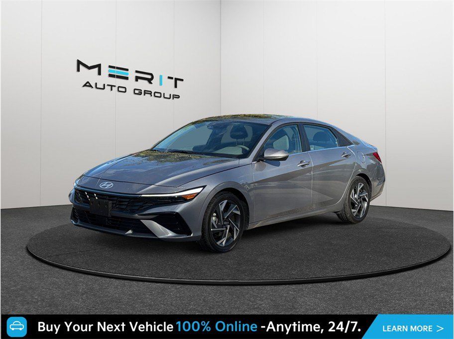 Used 2025 Hyundai Elantra SEL FWD image 4