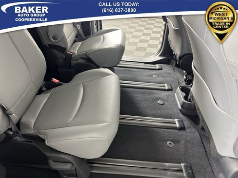Used 2023 Toyota Sienna XLE image 27