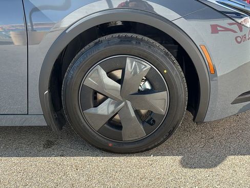 New 2026 Toyota Prius Plug-In Hybrid image 25