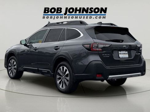 Used 2025 Subaru Outback Limited AWD/4WD image 4