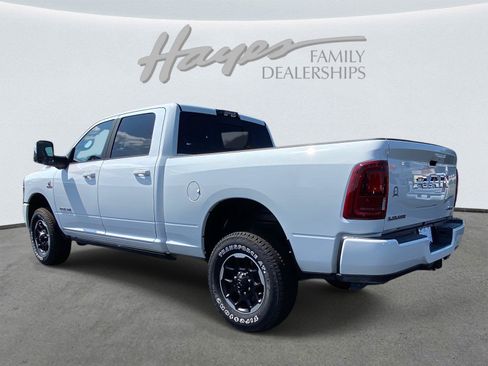 New 2026 RAM 2500 Laramie AWD/4WD image 25