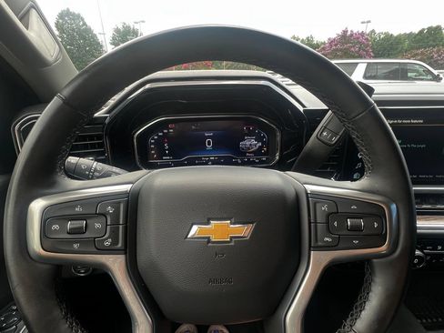 Used 2025 Chevrolet Silverado 2500 LT w/ Convenience Package AWD/4WD image 8