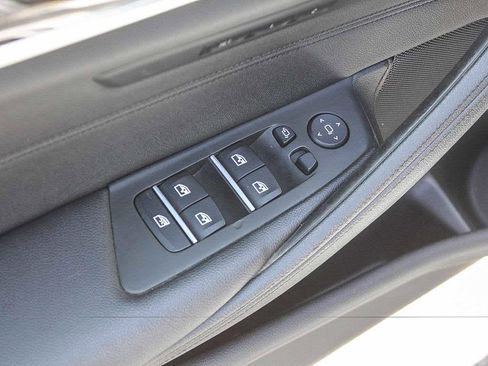 Used 2019 BMW 530e w/ Convenience Package RWD image 18