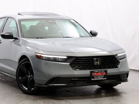 Used 2023 Honda Accord Sport image 2