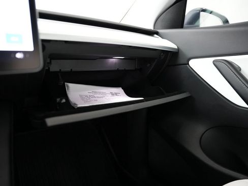 Used 2021 Tesla Model Y Long Range AWD/4WD image 30