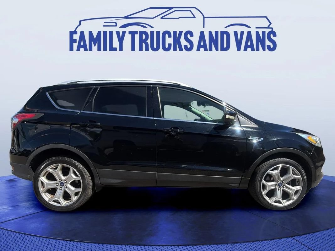 Used 2017 Ford Escape Titanium w/ Equipment Group 301A AWD/4WD image 6