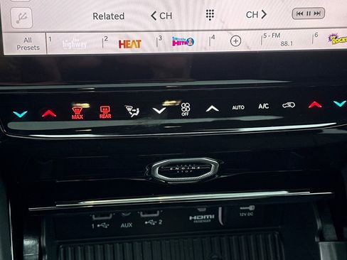 New 2026 Jeep Grand Cherokee Summit image 20