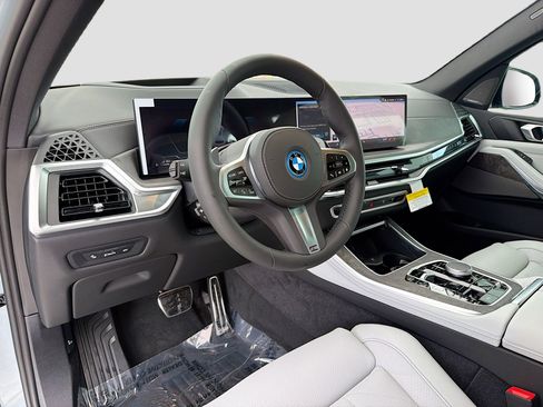New 2026 BMW X5 xDrive50e w/ M Sport Package image 27