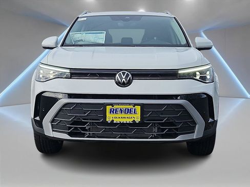New 2026 Volkswagen Taos SE AWD/4WD image 3
