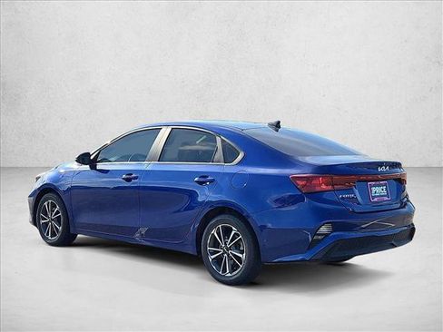 Used 2022 Kia Forte LXS w/ LXS Technology Package FWD image 3