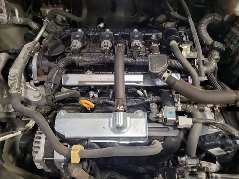 Used 2024 Nissan Versa SV FWD image 30
