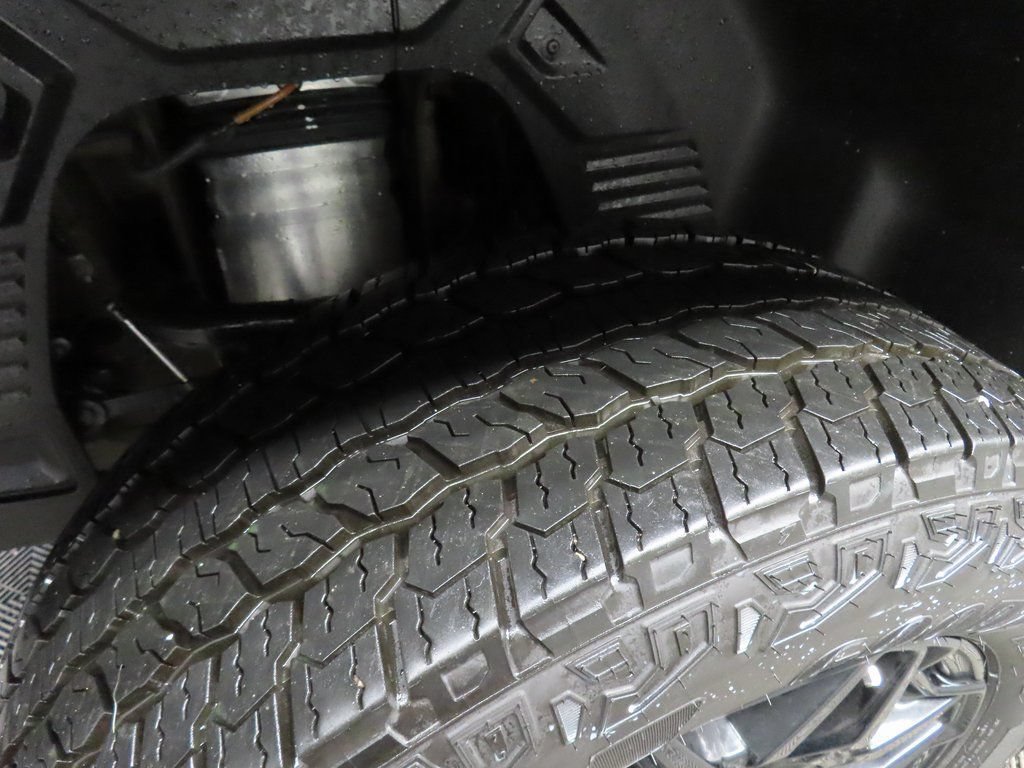 Used 2025 GMC Hummer EV 2X AWD/4WD image 38
