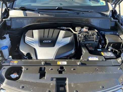 Used 2018 Hyundai Santa Fe SE w/ Cargo Package image 19