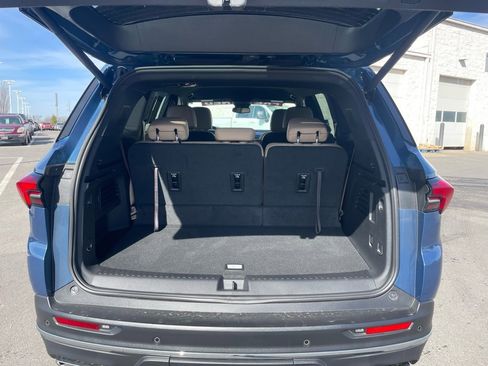 Used 2025 Buick Enclave Preferred image 7