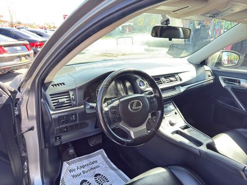 Used 2017 Lexus CT 200h w/ Accessory Package 2 FWD image 13