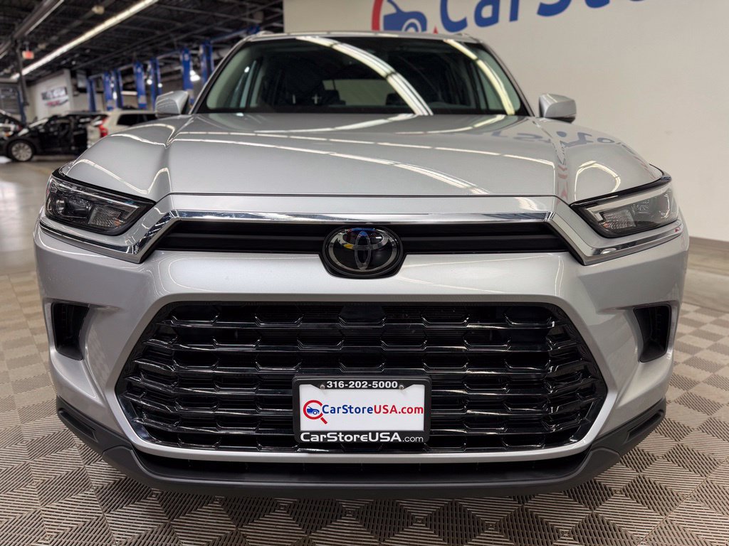 Used 2025 Toyota Grand Highlander AWD image 2