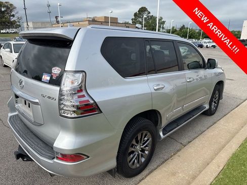 Used 2015 Lexus GX 460 w/ Premium Package AWD/4WD image 4