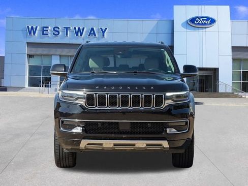 Used 2024 Jeep Wagoneer L Series III AWD/4WD image 8