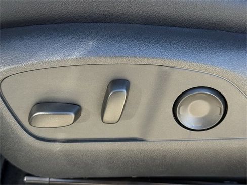 New 2026 Chevrolet Traverse RS image 25