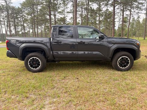 Used 2024 Toyota Tacoma TRD Off-Road AWD/4WD image 6