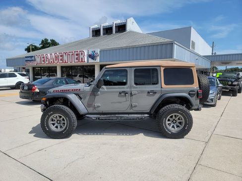 Used 2021 Jeep Wrangler Unlimited Rubicon AWD/4WD image 2