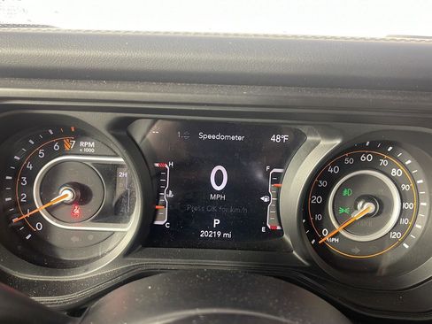 Used 2024 Jeep Gladiator Rubicon image 15