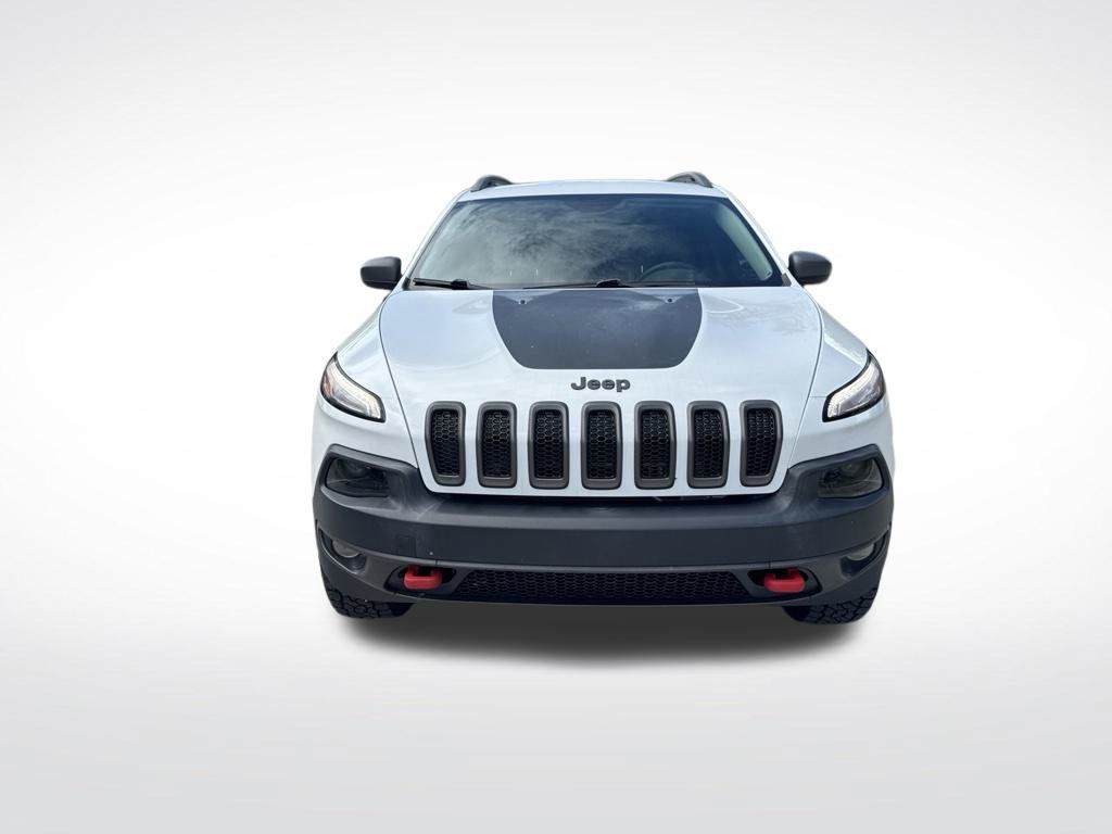 Used 2017 Jeep Cherokee Trailhawk w/ Trailer Tow Group AWD/4WD image 3
