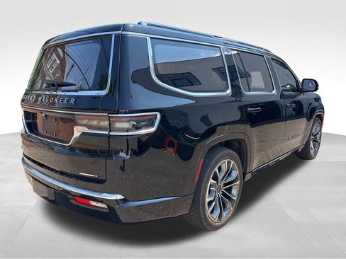 Used 2022 Jeep Grand Wagoneer Series III w/ Rear Seat Video Group 1 AWD/4WD image 3