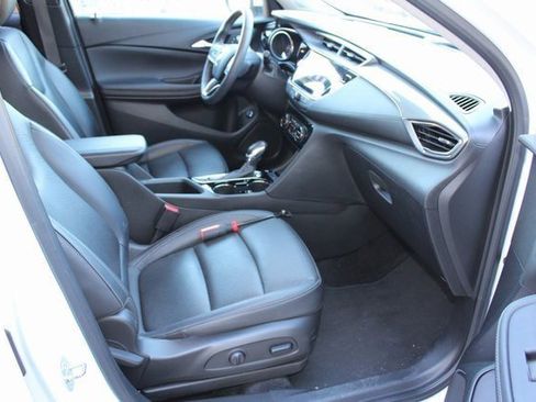 Certified 2022 Buick Encore GX Essence image 16