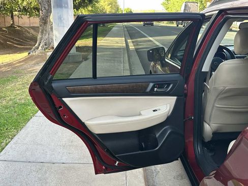 Used 2016 Subaru Outback 2.5i Limited image 43