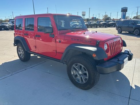 Used 2018 Jeep Wrangler Unlimited Rubicon w/ Connectivity Group image 8